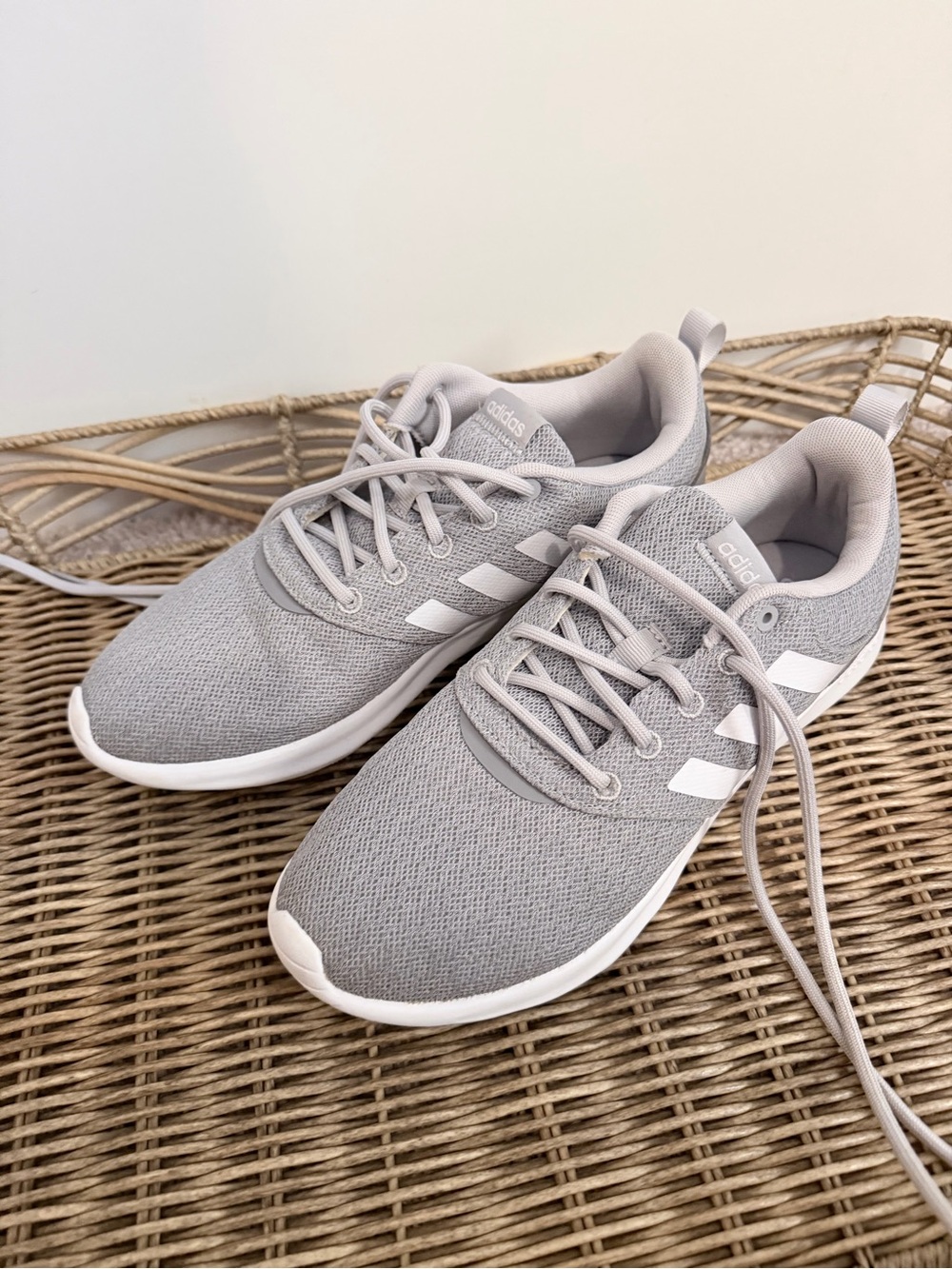 Adidas grey white everyday sneakers sz 8